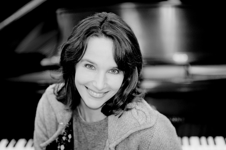 Hélène Grimaud in front of piano