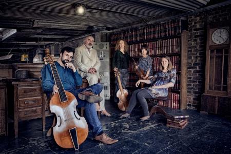Fretwork ensemble with instruments