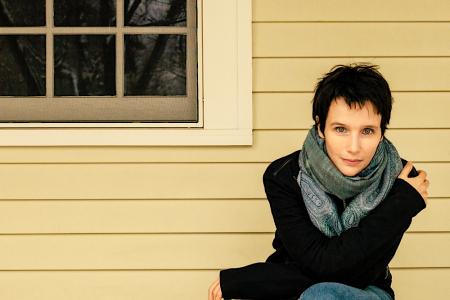 Hélène Grimaud in front of piano