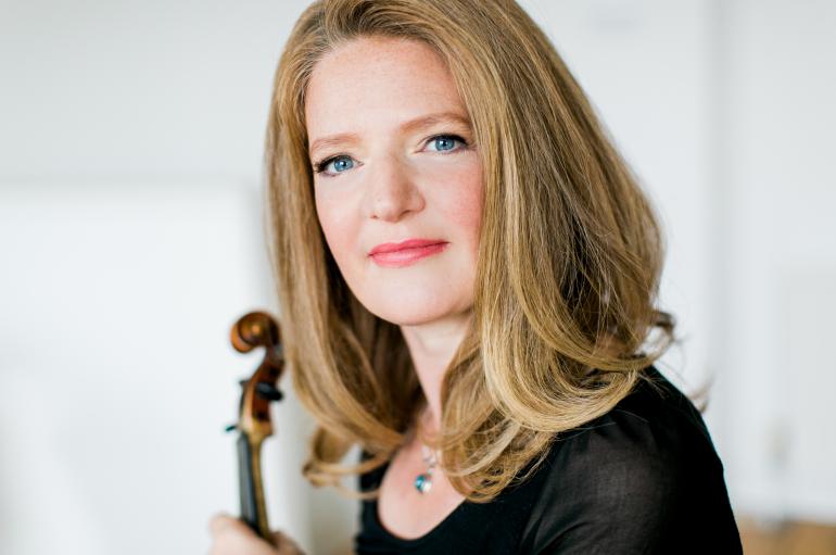 Rachel Podger with violin scroll