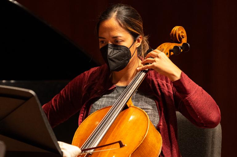 Hannah Collins playing cello