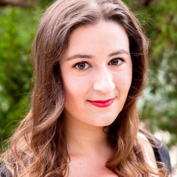 Anne Pace Headshot
